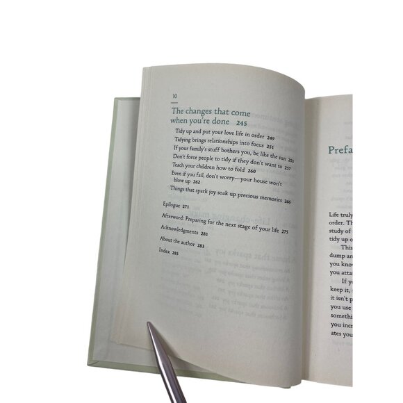 Spark Joy:  An Illustrated Master Class on the Art of Organizing and Tidying Up - Picture 13 of 16